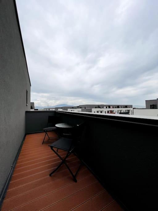 Skylark - Singapore Penthouse With Jacuzzi & Panoramic View Appartement Braşov Buitenkant foto